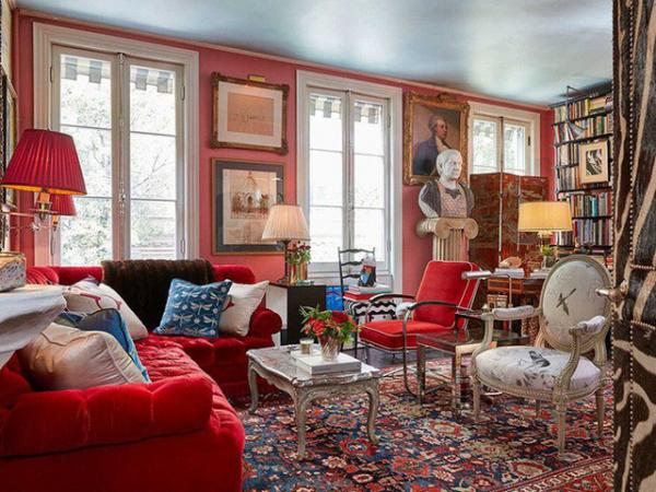 Trang trí ghế sofa đỏ cho phòng khách để mang lại may mắn cho năm mới